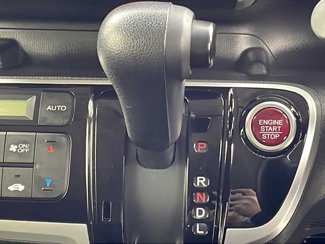 ホンダ Ｎ ＢＯＸ G SSパッケージ 大阪府 2017(平29)年 3.6万km クリスタルブラックパール 社外SDナビ(carrozzeria/AVIC-R206)/【フルセグTV/Bluetooth/CD/DVD/FM/AM】/両側パワースライドドア/バックカメラ/衝突軽減/D/N席シートヒーター/後席サンシェード/後席チップアップシート/ハロゲンヘッドライト/オートライト/ビルトインETC/スマートキー/横滑り防止機能/純正フロアマット/保証書/取扱説明書/点検記録簿