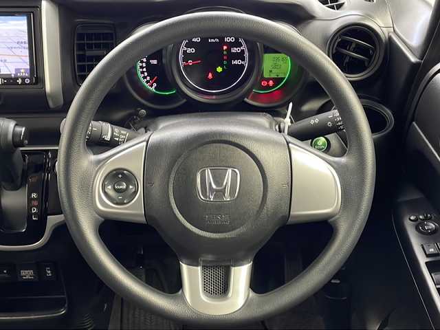 ホンダ Ｎ ＢＯＸ G SSパッケージ 大阪府 2017(平29)年 3.6万km クリスタルブラックパール 社外SDナビ(carrozzeria/AVIC-R206)/【フルセグTV/Bluetooth/CD/DVD/FM/AM】/両側パワースライドドア/バックカメラ/衝突軽減/D/N席シートヒーター/後席サンシェード/後席チップアップシート/ハロゲンヘッドライト/オートライト/ビルトインETC/スマートキー/横滑り防止機能/純正フロアマット/保証書/取扱説明書/点検記録簿