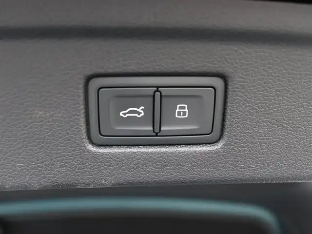 アウディ Ａ５ SB 2．0 TFSI スポーツ 宮城県 2017(平29)年 2.7万km グレー 純正ナビ【ＢＴ／ＣＤ／ＤＶＤ／フルセグＴＶ／ＡＵＸ】/バーチャルコックピット　/バックカメラ　/パーキングアシスト　/アダプティブクルーズコントロール　/Audiプレセンス/Audiサイドアシスト/Audiアクティブレーンアシスト/パーキングエイド/エフィシェンシアシスト/ハーフレザーシート/パワーバックドア/前後ドライブレコーダー　/前席シートヒーター　/前席パワーシート/オートマチックハイビーム/パドルシフト　/純正18インチAW/LEDヘッドライト/アドバンスドキー/禁煙車