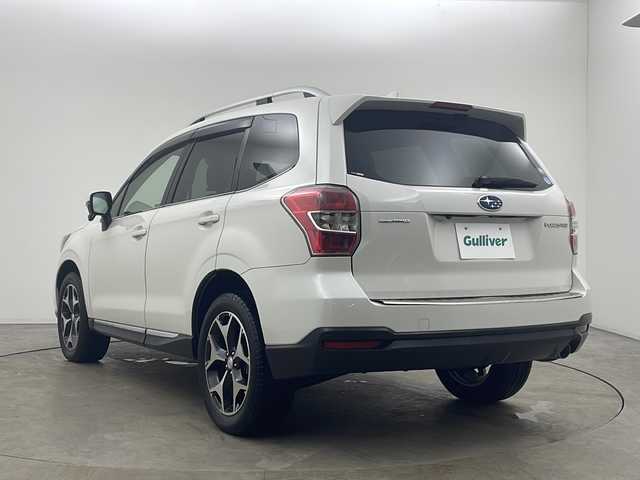 スバル フォレスター S－リミテッド 秋田県 2014(平26)年 5.6万km クリスタルホワイトP 4WD/アイサイトVer2/社外メモリナビ/　　CD/DVD/Bluetooth/フルセグTV/バックカメラ　/パワーバックドア　/レーダークルーズコントロール　/HIDオートライト　/ハーフレザーシート　/前席パワーシート　/前席シートヒーター　/純正18インチアルミホイール/ルーフレール/パドルシフト/前方ドライブレコーダー/スマートキー/ビルトインETC