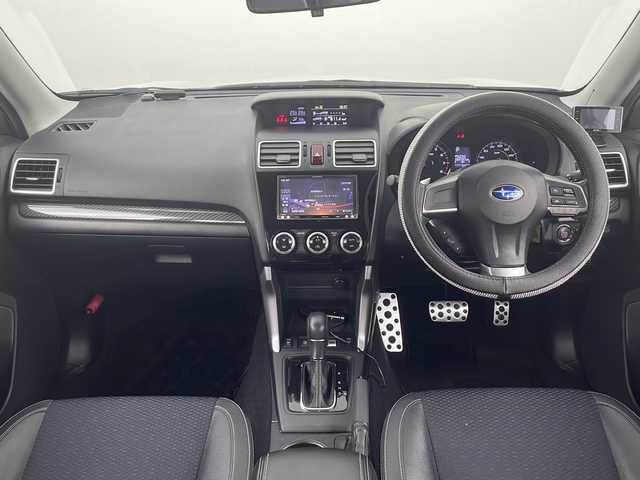 スバル フォレスター S－リミテッド 秋田県 2014(平26)年 5.6万km クリスタルホワイトP 4WD/アイサイトVer2/社外メモリナビ/　　CD/DVD/Bluetooth/フルセグTV/バックカメラ　/パワーバックドア　/レーダークルーズコントロール　/HIDオートライト　/ハーフレザーシート　/前席パワーシート　/前席シートヒーター　/純正18インチアルミホイール/ルーフレール/パドルシフト/前方ドライブレコーダー/スマートキー/ビルトインETC