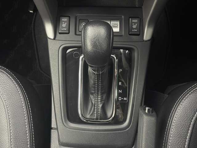 スバル フォレスター S－リミテッド 秋田県 2014(平26)年 5.6万km クリスタルホワイトP 4WD/アイサイトVer2/社外メモリナビ/　　CD/DVD/Bluetooth/フルセグTV/バックカメラ　/パワーバックドア　/レーダークルーズコントロール　/HIDオートライト　/ハーフレザーシート　/前席パワーシート　/前席シートヒーター　/純正18インチアルミホイール/ルーフレール/パドルシフト/前方ドライブレコーダー/スマートキー/ビルトインETC