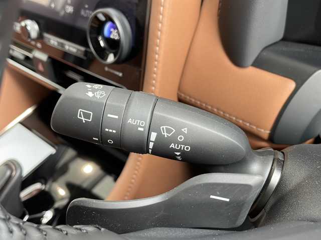 トヨタ ヴェルファイア Z プレミア 愛知県 2024(令6)年 0.3万km プラチナホワイトパールマイカ 衝突軽減システム/純正14型ディズプレイオーディオ/全方位カメラ/両側パワースライドドア/ガラスルーフ/本革シート/レーダークルーズコントロール/シートヒーター/エアシート/ステアリングヒーター/フルセグ/Bluetooth/バックカメラ/電動リアゲート/パワーシート/ヘッドアップディスプレイ/コーナーセンサー/純正アルミホイール/ETC2.0/ブラインドスポットモニター/LEDヘッドライト/パドルシフト/インテリジェントミラー/リアオートエアコン/オートマチックハイビーム/QI充電機/ステアリングスイッチ/スマートキー/プッシュスタート
