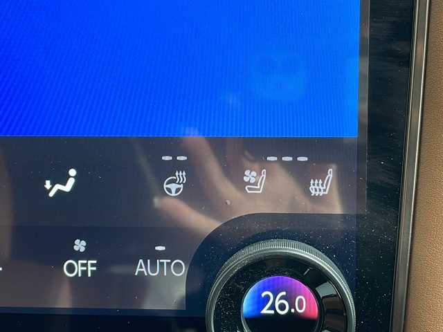 トヨタ ヴェルファイア Z プレミア 愛知県 2024(令6)年 0.3万km プラチナホワイトパールマイカ 衝突軽減システム/純正14型ディズプレイオーディオ/全方位カメラ/両側パワースライドドア/ガラスルーフ/本革シート/レーダークルーズコントロール/シートヒーター/エアシート/ステアリングヒーター/フルセグ/Bluetooth/バックカメラ/電動リアゲート/パワーシート/ヘッドアップディスプレイ/コーナーセンサー/純正アルミホイール/ETC2.0/ブラインドスポットモニター/LEDヘッドライト/パドルシフト/インテリジェントミラー/リアオートエアコン/オートマチックハイビーム/QI充電機/ステアリングスイッチ/スマートキー/プッシュスタート