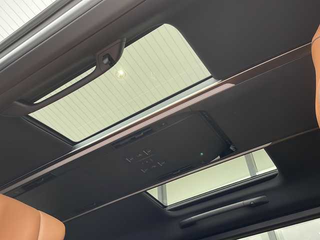 トヨタ ヴェルファイア Z プレミア 愛知県 2024(令6)年 0.3万km プラチナホワイトパールマイカ 衝突軽減システム/純正14型ディズプレイオーディオ/全方位カメラ/両側パワースライドドア/ガラスルーフ/本革シート/レーダークルーズコントロール/シートヒーター/エアシート/ステアリングヒーター/フルセグ/Bluetooth/バックカメラ/電動リアゲート/パワーシート/ヘッドアップディスプレイ/コーナーセンサー/純正アルミホイール/ETC2.0/ブラインドスポットモニター/LEDヘッドライト/パドルシフト/インテリジェントミラー/リアオートエアコン/オートマチックハイビーム/QI充電機/ステアリングスイッチ/スマートキー/プッシュスタート