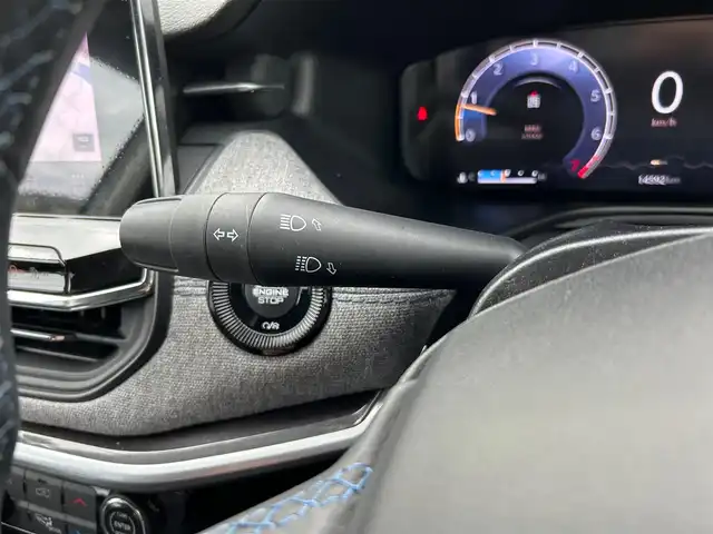 クライスラー・ジープ ジープ コンパス ロンジチュード 熊本県 2022(令4)年 1.5万km 白 ワンオーナー/純正ナビ/（AppleCarPlay・フルセグTV・BTオーディオ）/バックカメラ/純正17インチAW/レーダークルーズ/ルーフレール/ハーフレザーシート/LEDヘッドライト/オートライト/フォグライト/前後コーナーセンサー/横滑り防止装置/ウィンカーミラー/純正フロアマット/新車保証書/取扱説明書/スマートスペアキー×1本