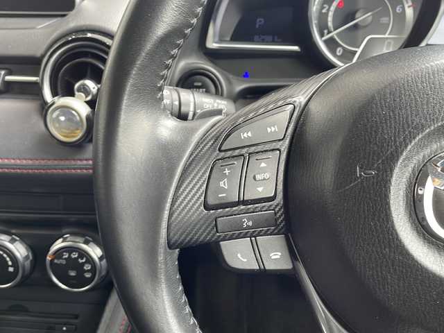 マツダ デミオ XD ツーリング 愛知県 2015(平27)年 8.3万km スノーフレイクホワイトパールマイカ 衝突被害軽減ブレーキ/純正SDナビ　ナビあり/クルーズコントロール/フルセグTV/CD DVD/Bluetooth/バックカメラ/ヘッドアップディスプレイ/純正アルミホイール/LEDヘッドライト/ドライブレコーダー/ETC/ステアリングスイッチ/スマートキー/プッシュスタート