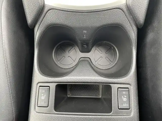 日産 エクストレイル 20X エマージェンシーブレーキ 愛知県 2015(平27)年 9.3万km ダークメタルグレー ワンオーナー/純正メモリナビ/フルセグテレビ/バックカメラ/Bluetooth/アイドリングストップ/ウィンカーミラー/ドアバイザー/プッシュスタート/ビルトインETC/カプロンシート/シートヒーター/衝突軽減ブレーキ