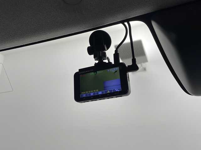トヨタ ルーミー カスタムG 鹿児島県 2019(令1)年 6.1万km ファイアークォーツレッドM ワンオーナー/スマートキー×2/純正ナビ【NSZT-Y68】/CD/DVD/Bluetooth/FM/AM/全方位カメラ/両側パワースライドドア/前後ドライブレコーダー/クルーズコントロール/D/N席シートヒーター/ステアリングスイッチ/リアサンシェード/ビルトインETC/LEDヘッドライト/前後コーナーセンサー/純正フロアマット/保証書