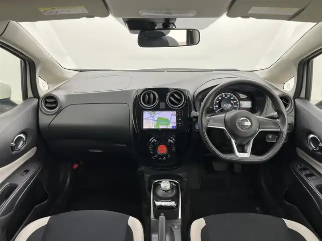 日産 ノート e－パワー X 岡山県 2018(平30)年 6万km ブリリアントホワイトパール ナビゲーション		/【ワンセグ/CD】	/エマージェンシーブレーキ		/ETC		/オートライト/横滑り防止機能				/車線逸脱防止システム				/プッシュスタート				/フロアマット				/新車保証書/スマートキー×２