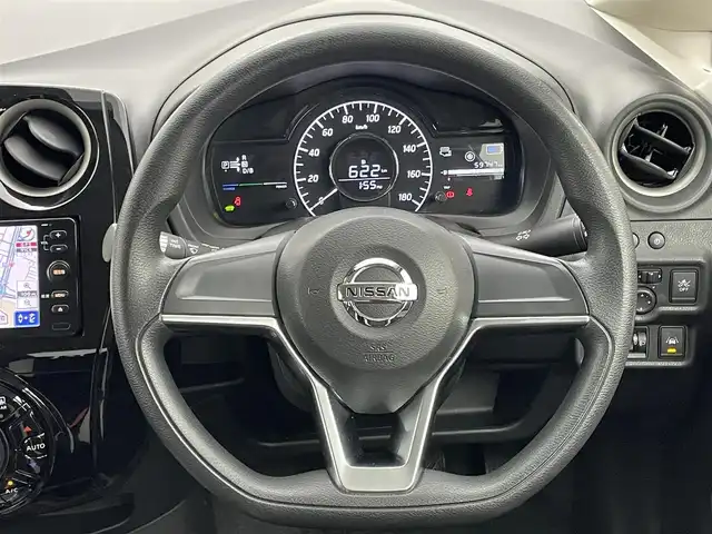 日産 ノート e－パワー X 岡山県 2018(平30)年 6万km ブリリアントホワイトパール ナビゲーション		/【ワンセグ/CD】	/エマージェンシーブレーキ		/ETC		/オートライト/横滑り防止機能				/車線逸脱防止システム				/プッシュスタート				/フロアマット				/新車保証書/スマートキー×２