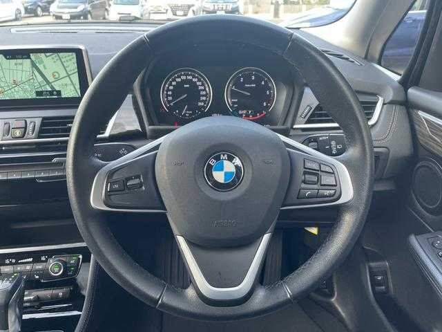 ＢＭＷ ２１８ｄ グランツアラー ラグジュアリー 埼玉県 2018(平30)年 5.4万km ミネラルホワイト 黒レザーシート/コンフォートパッケージ/純正HDDナビ/（Bluetooth/USB/CD/DVD/フルセグ）/バックカメラ/シートヒーター/アンビエントライト/インテリジェントセーフティ/コーナーセンサー/パークアシスト/レーンアシスト