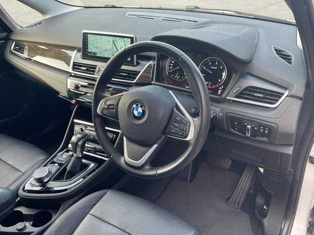 ＢＭＷ ２１８ｄ グランツアラー ラグジュアリー 埼玉県 2018(平30)年 5.4万km ミネラルホワイト 黒レザーシート/コンフォートパッケージ/純正HDDナビ/（Bluetooth/USB/CD/DVD/フルセグ）/バックカメラ/シートヒーター/アンビエントライト/インテリジェントセーフティ/コーナーセンサー/パークアシスト/レーンアシスト