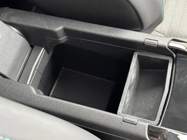 プジョー プジョー ２０８ アリュール 山梨県 2020(令2)年 1万km パール ワンオーナー/アクティブセーフティブレーキ/ACC/トラフィックサインインフォメーション/パーキングセンサー/LKA/純正ディスプレイオーディオ/　（AppleCarPlay/AndroidAuto/Bluetooth）/バックカメラ/パドルシフト/ワイヤレスチャージ/半革/純正16インチAW/ETC/LEDヘッドライト