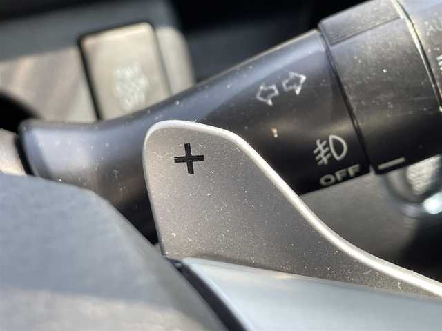 トヨタ ヴォクシー ZS 煌 三重県 2011(平23)年 9.7万km ホワイトパールクリスタルシャイン (株)IDOMが運営する【じしゃロン四日市店】の自社ローン専用車両になります。こちらは現金またはオートローンご利用時の価格です。自社ローンご希望の方は別途その旨お申付け下さい/純正SDナビ（CD/DVD/BT/AM/FM）/両側パワースライドドア/フリップダウンモニター/バックカメラ/ETC/パドルシフト/エンジンスタートボタン/スマートキー/純正16インチAW/純正フロアマット
