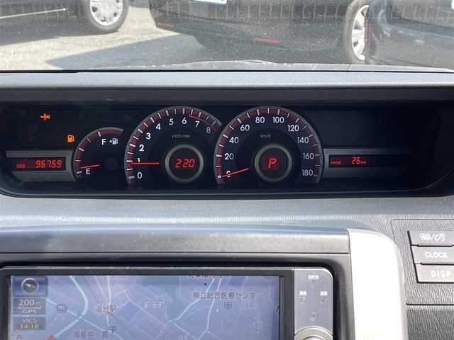 トヨタ ヴォクシー ZS 煌 三重県 2011(平23)年 9.7万km ホワイトパールクリスタルシャイン (株)IDOMが運営する【じしゃロン四日市店】の自社ローン専用車両になります。こちらは現金またはオートローンご利用時の価格です。自社ローンご希望の方は別途その旨お申付け下さい/純正SDナビ（CD/DVD/BT/AM/FM）/両側パワースライドドア/フリップダウンモニター/バックカメラ/ETC/パドルシフト/エンジンスタートボタン/スマートキー/純正16インチAW/純正フロアマット