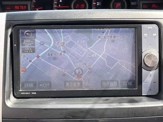 トヨタ ヴォクシー ZS 煌 三重県 2011(平23)年 9.7万km ホワイトパールクリスタルシャイン (株)IDOMが運営する【じしゃロン四日市店】の自社ローン専用車両になります。こちらは現金またはオートローンご利用時の価格です。自社ローンご希望の方は別途その旨お申付け下さい/純正SDナビ（CD/DVD/BT/AM/FM）/両側パワースライドドア/フリップダウンモニター/バックカメラ/ETC/パドルシフト/エンジンスタートボタン/スマートキー/純正16インチAW/純正フロアマット
