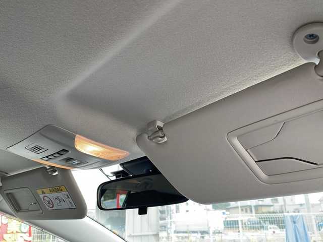 トヨタ カローラツーリング ハイブリッド S 神奈川県 2022(令4)年 1.6万km ライトブルーM 純正ナビ（AM/FM/USB/BT/Miracast)/バックカメラ/前後ドラレコ/ビルトインETC2.0/レーダークルコン/D/N席シートヒーター/ステアリングヒーター/オートハイビーム/ブレーキホールド/ABS/横滑り防止装置/レーンキープアシスト/アイドリングストップ/プッシュスタート/純正AW/純正フロアマット/純正ドアバイザー/保証書/取扱説明書