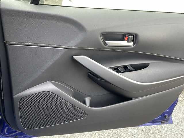 トヨタ カローラツーリング ハイブリッド S 神奈川県 2022(令4)年 1.6万km ライトブルーM 純正ナビ（AM/FM/USB/BT/Miracast)/バックカメラ/前後ドラレコ/ビルトインETC2.0/レーダークルコン/D/N席シートヒーター/ステアリングヒーター/オートハイビーム/ブレーキホールド/ABS/横滑り防止装置/レーンキープアシスト/アイドリングストップ/プッシュスタート/純正AW/純正フロアマット/純正ドアバイザー/保証書/取扱説明書