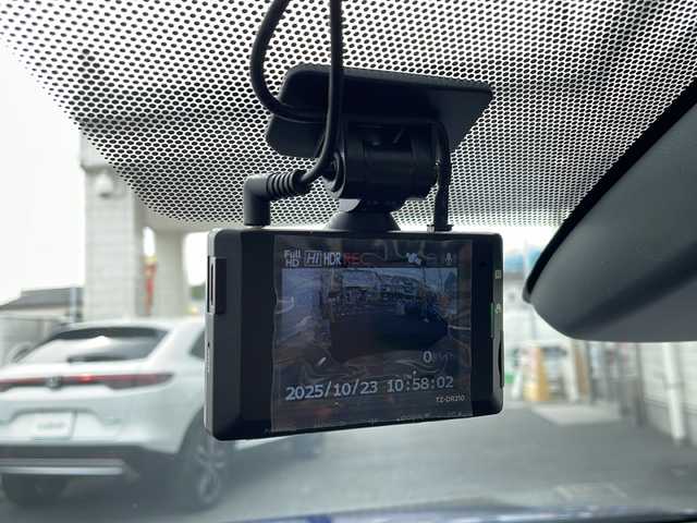 トヨタ カローラツーリング ハイブリッド S 神奈川県 2022(令4)年 1.6万km ライトブルーM 純正ナビ（AM/FM/USB/BT/Miracast)/バックカメラ/前後ドラレコ/ビルトインETC2.0/レーダークルコン/D/N席シートヒーター/ステアリングヒーター/オートハイビーム/ブレーキホールド/ABS/横滑り防止装置/レーンキープアシスト/アイドリングストップ/プッシュスタート/純正AW/純正フロアマット/純正ドアバイザー/保証書/取扱説明書