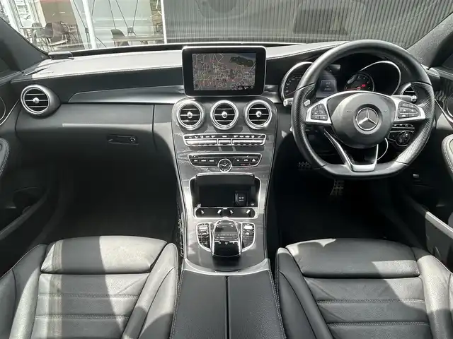 メルセデス・ベンツ Ｃ２００ アバンギャルド AMGライン 福岡県 2016(平28)年 3.2万km イリジウムシルバー レーダーセーフティパッケージ/アダプティブクルーズコントロール/ブラインドスポットモニター/レーンキープアシスト/アクティブセーフティブレーキ/黒革シート/前席シートヒーター/純正ナビ　/フルセグTV/Bluetooth/バックカメラ/ヘッドアップディスプレイ/パワーバックドア/LEDヘッドライト/オートライト/エアーサスペンション/パヒュームアトマイザー　/ドライブレコーダー　/純正１８インチアルミホイール　/ETC