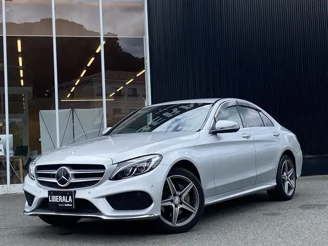 メルセデス・ベンツ Ｃ２００ アバンギャルド AMGライン 福岡県 2016(平28)年 3.2万km イリジウムシルバー レーダーセーフティパッケージ/アダプティブクルーズコントロール/ブラインドスポットモニター/レーンキープアシスト/アクティブセーフティブレーキ/黒革シート/前席シートヒーター/純正ナビ　/フルセグTV/Bluetooth/バックカメラ/ヘッドアップディスプレイ/パワーバックドア/LEDヘッドライト/オートライト/エアーサスペンション/パヒュームアトマイザー　/ドライブレコーダー　/純正１８インチアルミホイール　/ETC