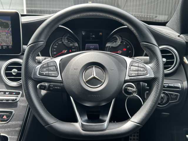 メルセデス・ベンツ Ｃ２００ アバンギャルド AMGライン 福岡県 2016(平28)年 3.2万km イリジウムシルバー レーダーセーフティパッケージ/アダプティブクルーズコントロール/ブラインドスポットモニター/レーンキープアシスト/アクティブセーフティブレーキ/黒革シート/前席シートヒーター/純正ナビ　/フルセグTV/Bluetooth/バックカメラ/ヘッドアップディスプレイ/パワーバックドア/LEDヘッドライト/オートライト/エアーサスペンション/パヒュームアトマイザー　/ドライブレコーダー　/純正１８インチアルミホイール　/ETC