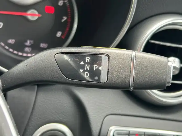 メルセデス・ベンツ Ｃ２００ アバンギャルド AMGライン 福岡県 2016(平28)年 3.2万km イリジウムシルバー レーダーセーフティパッケージ/アダプティブクルーズコントロール/ブラインドスポットモニター/レーンキープアシスト/アクティブセーフティブレーキ/黒革シート/前席シートヒーター/純正ナビ　/フルセグTV/Bluetooth/バックカメラ/ヘッドアップディスプレイ/パワーバックドア/LEDヘッドライト/オートライト/エアーサスペンション/パヒュームアトマイザー　/ドライブレコーダー　/純正１８インチアルミホイール　/ETC