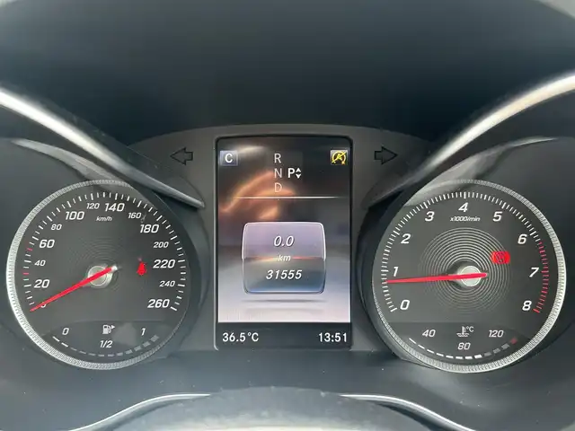 メルセデス・ベンツ Ｃ２００ アバンギャルド AMGライン 福岡県 2016(平28)年 3.2万km イリジウムシルバー レーダーセーフティパッケージ/アダプティブクルーズコントロール/ブラインドスポットモニター/レーンキープアシスト/アクティブセーフティブレーキ/黒革シート/前席シートヒーター/純正ナビ　/フルセグTV/Bluetooth/バックカメラ/ヘッドアップディスプレイ/パワーバックドア/LEDヘッドライト/オートライト/エアーサスペンション/パヒュームアトマイザー　/ドライブレコーダー　/純正１８インチアルミホイール　/ETC