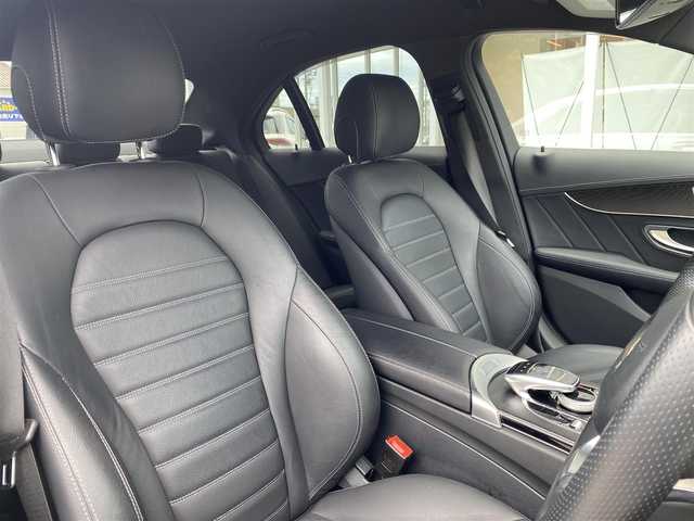 メルセデス・ベンツ Ｃ２００ アバンギャルド AMGライン 福岡県 2016(平28)年 3.2万km イリジウムシルバー レーダーセーフティパッケージ/アダプティブクルーズコントロール/ブラインドスポットモニター/レーンキープアシスト/アクティブセーフティブレーキ/黒革シート/前席シートヒーター/純正ナビ　/フルセグTV/Bluetooth/バックカメラ/ヘッドアップディスプレイ/パワーバックドア/LEDヘッドライト/オートライト/エアーサスペンション/パヒュームアトマイザー　/ドライブレコーダー　/純正１８インチアルミホイール　/ETC