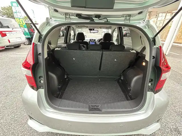 日産 ノート e－パワー X 千葉県 2020(令2)年 4.2万km ブリリアントシルバー 社外メモリナビ　（MDV-W307W）/ワンセグ/エマージェンシーブレーキ/前後コーナーセンサー/全方位カメラ/バックカメラ/レーンキープ/LEDライト/横滑り防止/オートライト