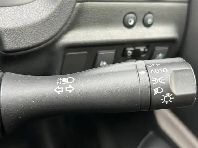 日産 ノート e－パワー X 千葉県 2020(令2)年 4.2万km ブリリアントシルバー 社外メモリナビ　（MDV-W307W）/ワンセグ/エマージェンシーブレーキ/前後コーナーセンサー/全方位カメラ/バックカメラ/レーンキープ/LEDライト/横滑り防止/オートライト