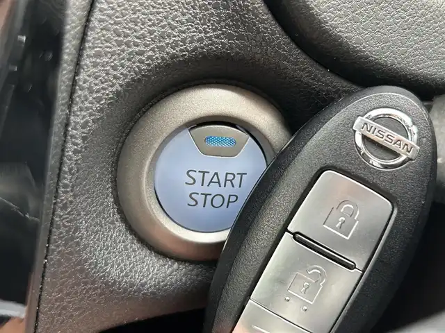 日産 ノート e－パワー X 千葉県 2020(令2)年 4.2万km ブリリアントシルバー 社外メモリナビ　（MDV-W307W）/ワンセグ/エマージェンシーブレーキ/前後コーナーセンサー/全方位カメラ/バックカメラ/レーンキープ/LEDライト/横滑り防止/オートライト