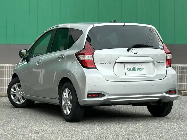 日産 ノート e－パワー X 千葉県 2020(令2)年 4.2万km ブリリアントシルバー 社外メモリナビ　（MDV-W307W）/ワンセグ/エマージェンシーブレーキ/前後コーナーセンサー/全方位カメラ/バックカメラ/レーンキープ/LEDライト/横滑り防止/オートライト