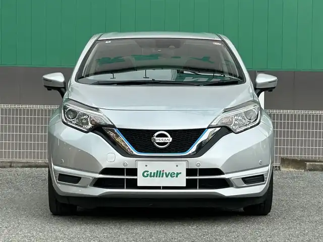 日産 ノート e－パワー X 千葉県 2020(令2)年 4.2万km ブリリアントシルバー 社外メモリナビ　（MDV-W307W）/ワンセグ/エマージェンシーブレーキ/前後コーナーセンサー/全方位カメラ/バックカメラ/レーンキープ/LEDライト/横滑り防止/オートライト