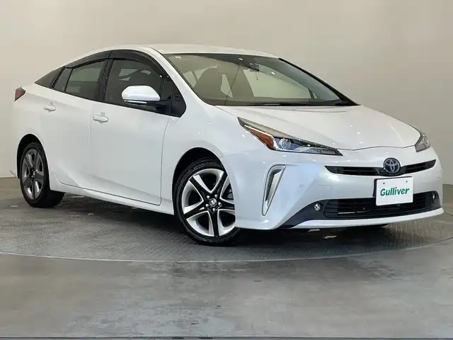トヨタ プリウス A ツーリングセレクション 栃木県 2021(令3)年 4.4万km プラチナホワイトパールマイカ 純正９インチナビ(NSZT-Y68T)/(フルセグTV・Bluetooth・CD・DVD・SD・HDMI・USB)/全方位カメラ/バックカメラ/トヨタセーフティセンス/ ・プリクラッシュセーフティ/ ・レーンキープアシスト/ ・オートハイビーム/ ・アダプティブクルーズコントロール/ ・ブラインドスポットモニター/前後コーナーセンサー/ヘッドアップディスプレイ/前後ドライブレコーダー(DC-DR652)/運転席パワーシート/合皮シート/前席シートヒーター/LEDヘッドライト/オートライト/フォグランプ/純正アルミホイール/純正フロアマット/ドアバイザー/保証書