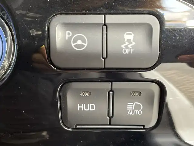 トヨタ プリウス A ツーリングセレクション 栃木県 2021(令3)年 4.4万km プラチナホワイトパールマイカ 純正９インチナビ(NSZT-Y68T)/(フルセグTV・Bluetooth・CD・DVD・SD・HDMI・USB)/全方位カメラ/バックカメラ/トヨタセーフティセンス/ ・プリクラッシュセーフティ/ ・レーンキープアシスト/ ・オートハイビーム/ ・アダプティブクルーズコントロール/ ・ブラインドスポットモニター/前後コーナーセンサー/ヘッドアップディスプレイ/前後ドライブレコーダー(DC-DR652)/運転席パワーシート/合皮シート/前席シートヒーター/LEDヘッドライト/オートライト/フォグランプ/純正アルミホイール/純正フロアマット/ドアバイザー/保証書