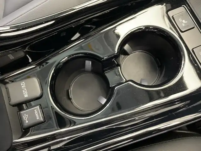 トヨタ プリウス A ツーリングセレクション 栃木県 2021(令3)年 4.4万km プラチナホワイトパールマイカ 純正９インチナビ(NSZT-Y68T)/(フルセグTV・Bluetooth・CD・DVD・SD・HDMI・USB)/全方位カメラ/バックカメラ/トヨタセーフティセンス/ ・プリクラッシュセーフティ/ ・レーンキープアシスト/ ・オートハイビーム/ ・アダプティブクルーズコントロール/ ・ブラインドスポットモニター/前後コーナーセンサー/ヘッドアップディスプレイ/前後ドライブレコーダー(DC-DR652)/運転席パワーシート/合皮シート/前席シートヒーター/LEDヘッドライト/オートライト/フォグランプ/純正アルミホイール/純正フロアマット/ドアバイザー/保証書