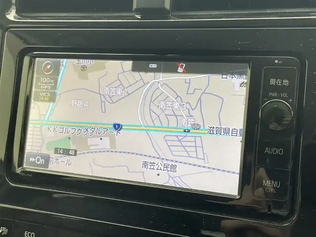 トヨタ プリウス S ツーリングセレクション 島根県 2016(平28)年 7.2万km アティチュードブラックマイカ 純正7インチナビ/（Bluetooth/DVD/CD/フルセグTV)/バックカメラ/ETC/プリクラッシュセーフティシステム/合皮シート/シートヒーター（DN席）/オートライト/LEDヘッドライト/ステアリングスイッチ/純正17インチアルミホイール/電動格納ミラー/プッシュスタート/スマートキー