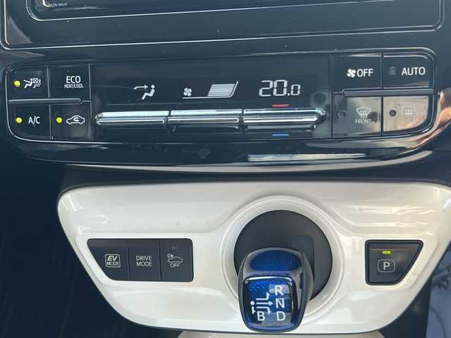 トヨタ プリウス A 福島県 2016(平28)年 6.2万km ホワイトパールクリスタルシャイン 4WD ワンオーナー 純正ナビ フルセグTV Bluetooth バックカメラ 衝突軽減ブレーキ オートクルーズ バックソナー LEDヘッドライト オートライト ヘッドアップディスプレイ スマートキー