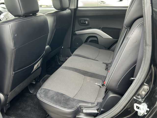 三菱 アウトランダー ROADEST 20G 富山県 2010(平22)年 8.7万km ディープブラックマイカ スマートキー/ハーフレザーシート/３列シート/ロックフォード/メーカーオプションHDDナビ/DVD/MSV/BT/デジタルTV/AUX/USB端子/バックカメラ/ETC/オートリトラミラー/電格ウィンカーミラー/純正フルエアロ/AFS/パドルシフト/ステアリングスイッチ/HIDヘッドライト/フォグ/横滑り防止装置/純正17インチAW/オートライト/保証書・取説・ナビ取説/スペアキー