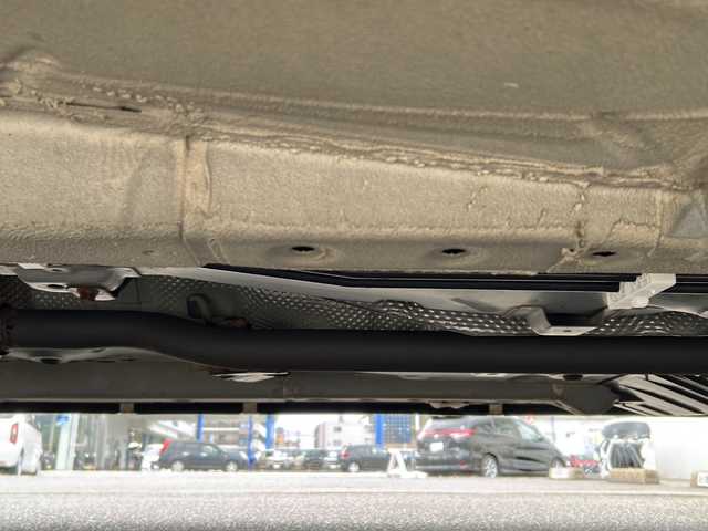 三菱 アウトランダー ROADEST 20G 富山県 2010(平22)年 8.7万km ディープブラックマイカ スマートキー/ハーフレザーシート/３列シート/ロックフォード/メーカーオプションHDDナビ/DVD/MSV/BT/デジタルTV/AUX/USB端子/バックカメラ/ETC/オートリトラミラー/電格ウィンカーミラー/純正フルエアロ/AFS/パドルシフト/ステアリングスイッチ/HIDヘッドライト/フォグ/横滑り防止装置/純正17インチAW/オートライト/保証書・取説・ナビ取説/スペアキー