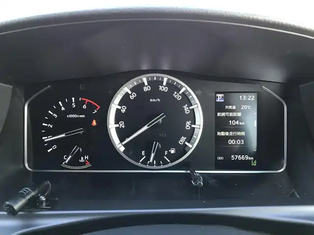 トヨタ ハイエース GL 鳥取県 2021(令3)年 5.8万km ブラックマイカ 社外10インチナビフローティングナビ/(フルセグ/DVD/ブルーレイ/CD/BT）/全方位カメラ・ETC/デジタルインナーミラー/カロッツエリアフリップダウンモニター/FLEXシート（対面/対座/フラットシート）/センターテーブル（脱着可能）/トヨタセーフティセンス/レーンアシスト/前後クリアランスソナー/片側パワースライドドア/LEDヘットライト/フォグランプ/ブラックインナーヘットライト/ローダウン/オートハイビーム/社外18インチアルミホイール/TOYOホワイトレター/社外テールランプ/レザー調シートカバー/プッシュエンジンスタート/スペアキー