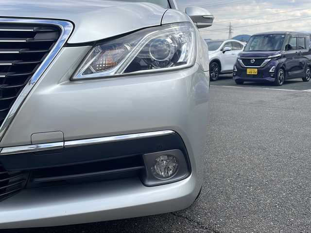 トヨタ クラウン ロイヤル ロイヤルサルーン 福岡県 2013(平25)年 4.6万km プレシャスシルバー 純正ナビ/バックカメラ/Bluetooth/フルセグTV/ステアリングリモコン/クルーズコントロール/コーナーセンサー/ETC/純正16インチアルミホイール/純正フロアマット/純正エンジンスターター