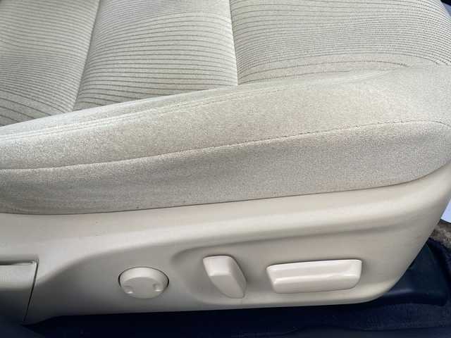 トヨタ クラウン ロイヤル ロイヤルサルーン 福岡県 2013(平25)年 4.6万km プレシャスシルバー 純正ナビ/バックカメラ/Bluetooth/フルセグTV/ステアリングリモコン/クルーズコントロール/コーナーセンサー/ETC/純正16インチアルミホイール/純正フロアマット/純正エンジンスターター