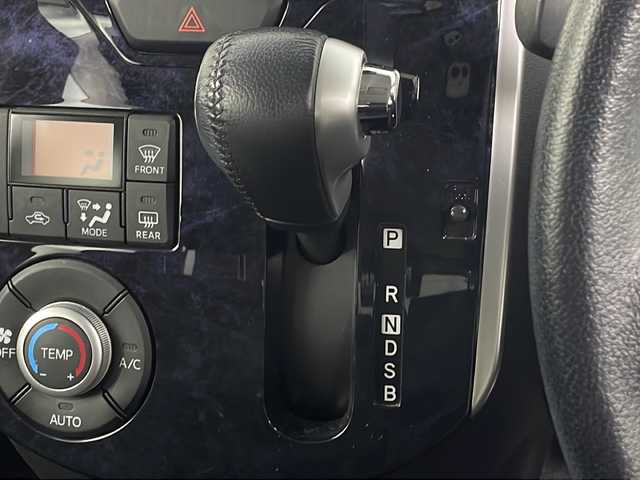 ダイハツ タント カスタム RS トップED SA Ⅲ 埼玉県 2017(平29)年 3.8万km ブラックマイカメタリック スマートアシスト/両側パワースライドドア/社外メモリナビ(型式：CN-RA03WD)/バックカメラ/ハーフレザーシート/運転席シートヒーター/オートマティックハイビーム/社外16インチアルミホイール/純正アルミホイール付き冬タイヤ積み込み/純正フロアマット/フロントフォグランプ/ウィンカーミラー/プッシュスタート/スマートキー