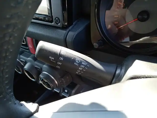 スズキ ジムニー XC 福井県 2019(令1)年 2.5万km ジャングルグリーン ４WD/純正メモリナビ/AM/FM/フルセグ/BT/USB/AUX/iPod/衝突被害軽減システム/クルーズコントロール/レーンキープアシスト/横滑り防止装置/盗難防止装置/前方ドライブレコーダー/ETC/ダブル＋サイドエアバッグ/カーテンエアバッグ/純正フロアマット/純正16インチAW/LEDヘッドライト/Fフォグ/スペアタイヤ/電格ウィンカー/スマートキー