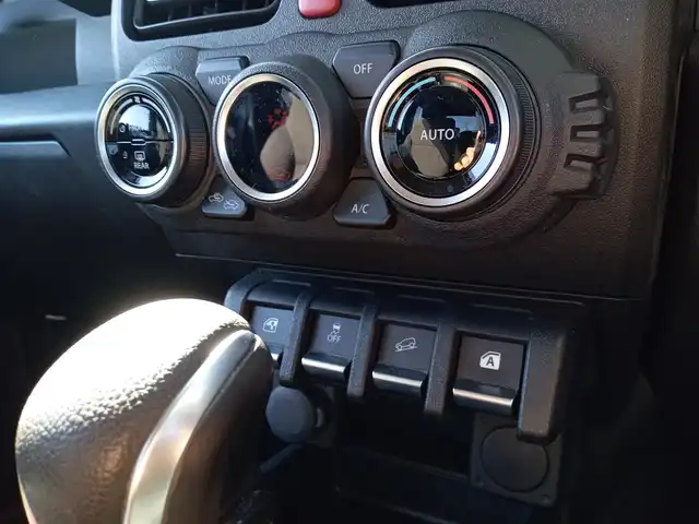 スズキ ジムニー XC 福井県 2019(令1)年 2.5万km ジャングルグリーン ４WD/純正メモリナビ/AM/FM/フルセグ/BT/USB/AUX/iPod/衝突被害軽減システム/クルーズコントロール/レーンキープアシスト/横滑り防止装置/盗難防止装置/前方ドライブレコーダー/ETC/ダブル＋サイドエアバッグ/カーテンエアバッグ/純正フロアマット/純正16インチAW/LEDヘッドライト/Fフォグ/スペアタイヤ/電格ウィンカー/スマートキー