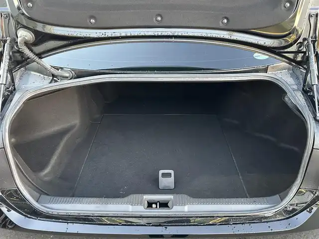 トヨタ クラウン ハイブリッド RS アドバンス 愛媛県 2019(令1)年 7.5万km ブラック メーカーオプション純正ナビ/BT/AM・FM/CD/DVD/フルセグ/ビルトインETC/前方ドライブレコーダー/テレビキャンセラー/ブラインドスポットモニター/衝突軽減システム/コーナーセンサー/バックカメラ/オートマチックハイビーム/追従型クルーズコントロール/パドルシフト/フロントパワーシート・シートヒーター/LEDヘッドライト/純正フロアマット/純正アルミホイール