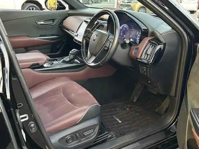 トヨタ クラウン ハイブリッド RS アドバンス 愛媛県 2019(令1)年 7.5万km ブラック メーカーオプション純正ナビ/BT/AM・FM/CD/DVD/フルセグ/ビルトインETC/前方ドライブレコーダー/テレビキャンセラー/ブラインドスポットモニター/衝突軽減システム/コーナーセンサー/バックカメラ/オートマチックハイビーム/追従型クルーズコントロール/パドルシフト/フロントパワーシート・シートヒーター/LEDヘッドライト/純正フロアマット/純正アルミホイール